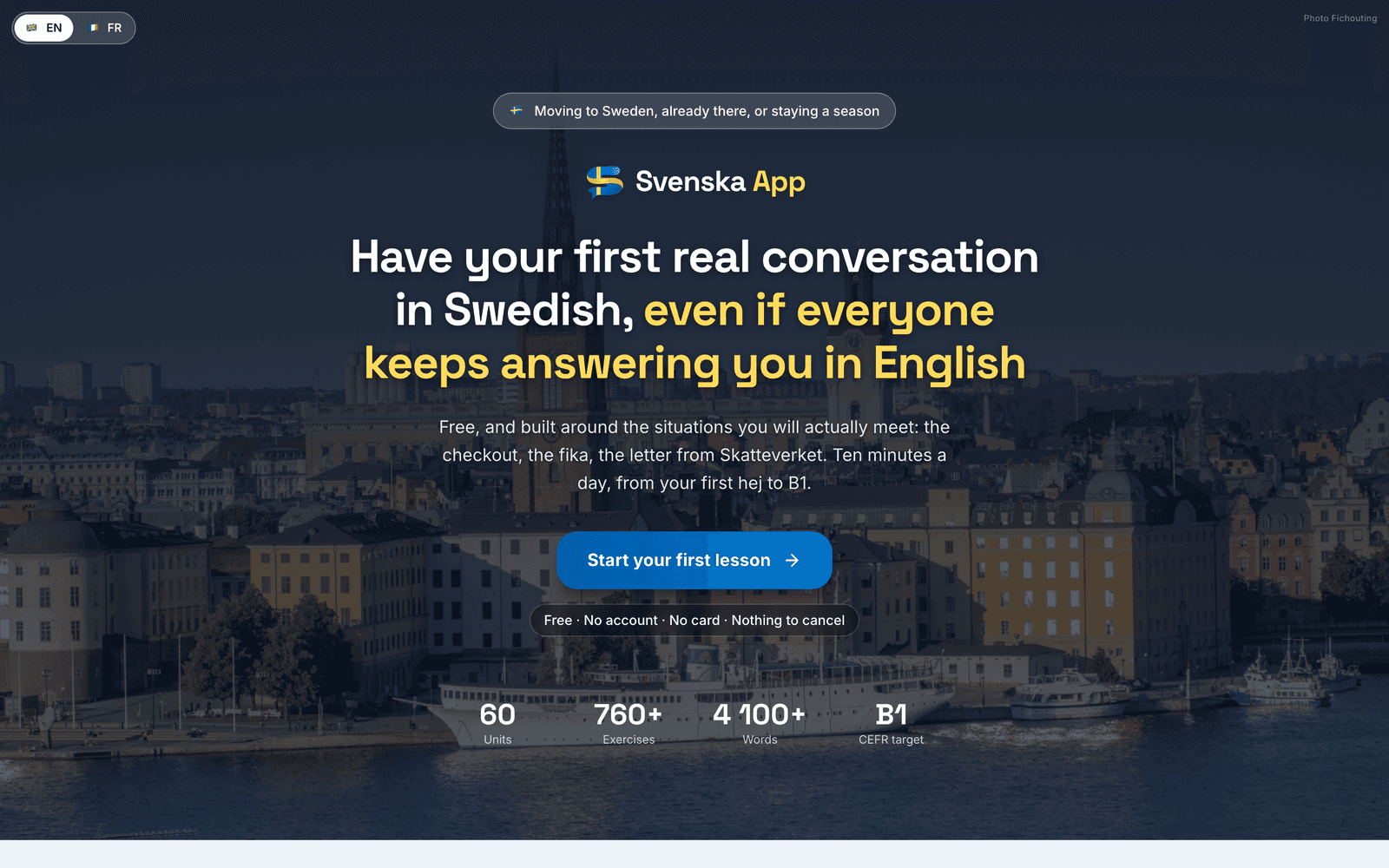 Svenska App : Page d'accueil de Svenska App : promesse d'une première vraie conversation en suédois, sur fond de Stockholm.